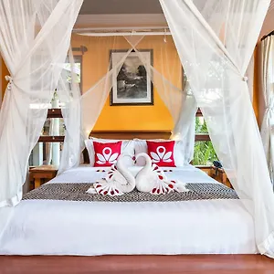 3* Parque de vacaciones Aryaswara